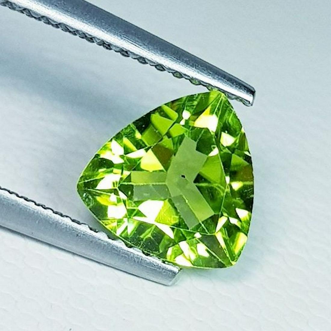 Natural Peridot Triangle Cut 1.70 ct (1 of 5)