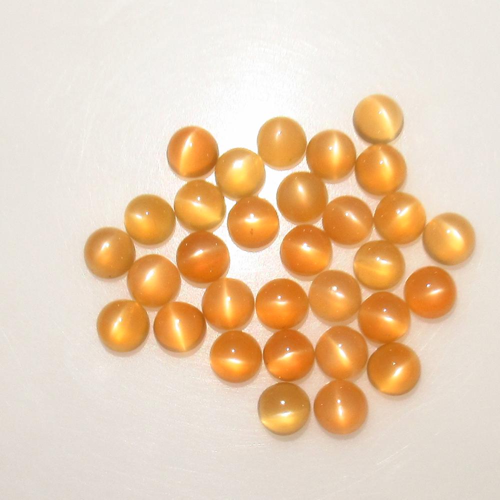 8.75 Ct Natural 30 Orange Moonstone Round Lot: No Reserve! Title: 8.75 Ct Natural 30 Orange Moonstone Round Lot Color/Clarity: Transparent Gemstone: Natural Moonstone Carat Weight: 8.75 Size/Dimensions: 3.90 - 4.00 mm / 30 PC's Additional Informat