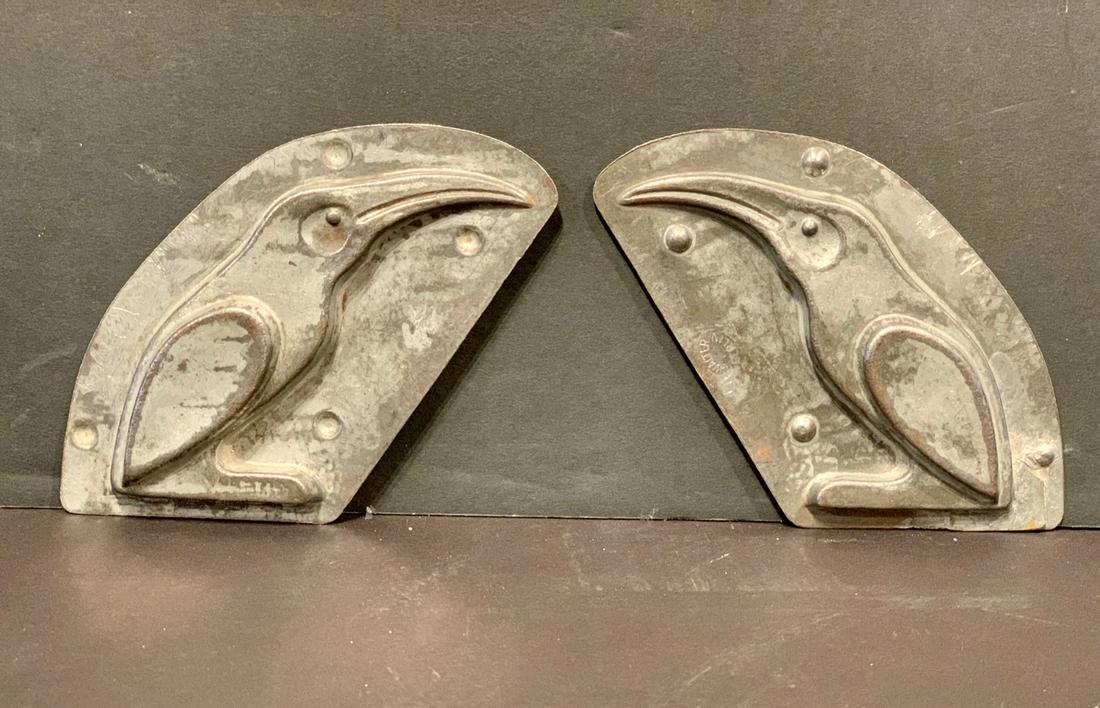 Abstract Parrot Chocolate Mold, early 20th c: Title: Abstract Parrot Chocolate Mold, early 20th c Description: Bold form, graphic lines. Superb patina. Dimension: 5”x 4” Circa: Early 20th c Shipping: Domestic: Flat-rate of $20.00 to anywhere 