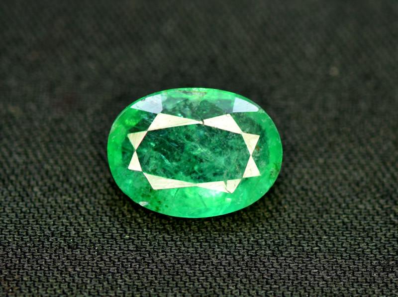 Emerald, 3.00 Carats Oval Cut Natural Zambian Emerald (1 of 1)