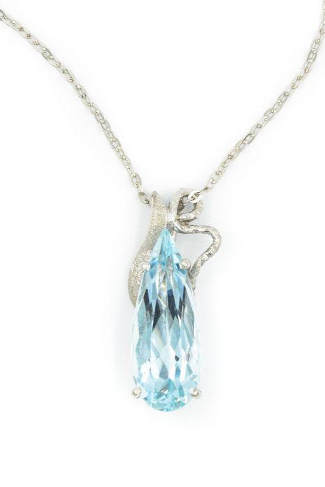 Contemporary White Gold and Aquamarine Pendant Necklace (1 of 6)