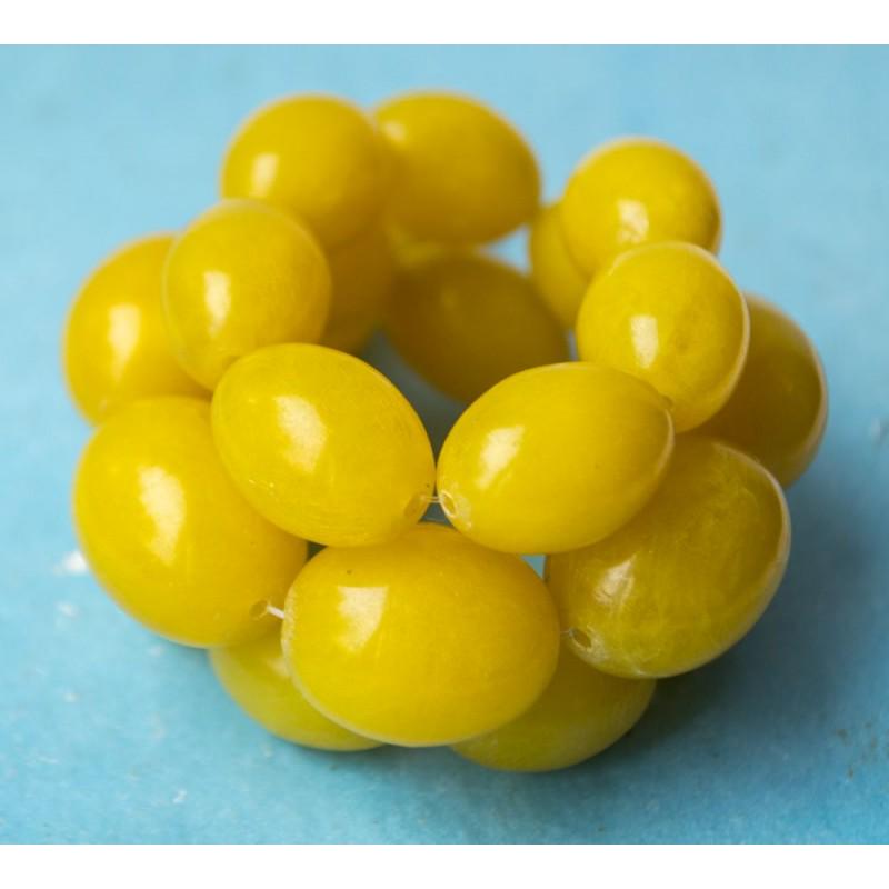 58 g. Vintage yellow amber Bakelite art deco necklace: Weight: 58 gram Beads size: 20-23 mm. Length: 490 mm Condition: as on the photo (good) Reserve: $55.00 Shipping: Domestic: Flat-rate of $9.00 to anywhere within the contiguous U.S. International: Fore