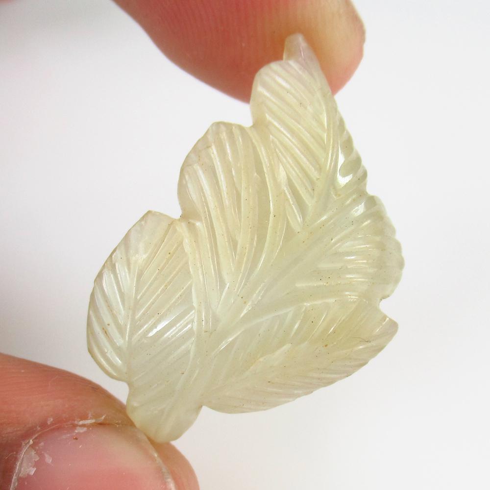 22.87 Ct Natural Moonstone Carving: No Reserve! Title: 22.87 Ct Natural Moonstone Carving Stone Clarity: Semi-Transparent Gemstones: Natural Moonstone Carat Weights: 22.87 Size/Dimensions: 30.00 x 18.10 x 8.90 mm Additional Information: