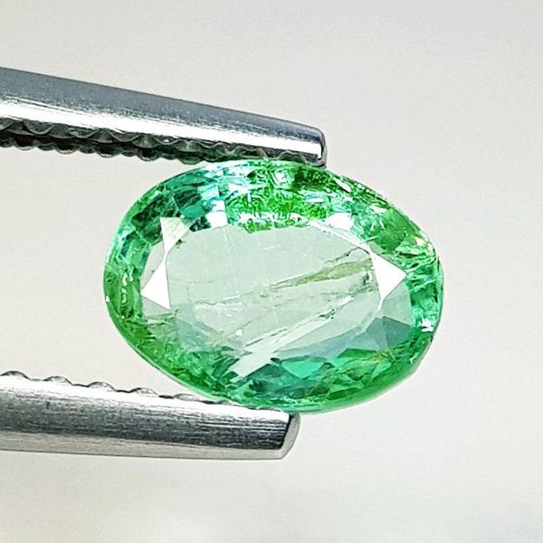 Natural Emerald Oval Cut 0.86 ct (1 of 5)