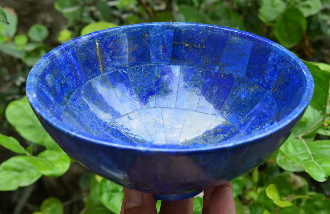 625 Grams Royal Blue Lapis Lazuli Bowl: Title: 625 Grams Royal Blue Lapis Lazuli Bowl Origin: Afghanistan Weight: 625 Grams Size/Dimensions: 160 mm Round Description: Natural Reserve: $100.00 Shipping: Domestic: Flat-rate of $35.00 to anywh