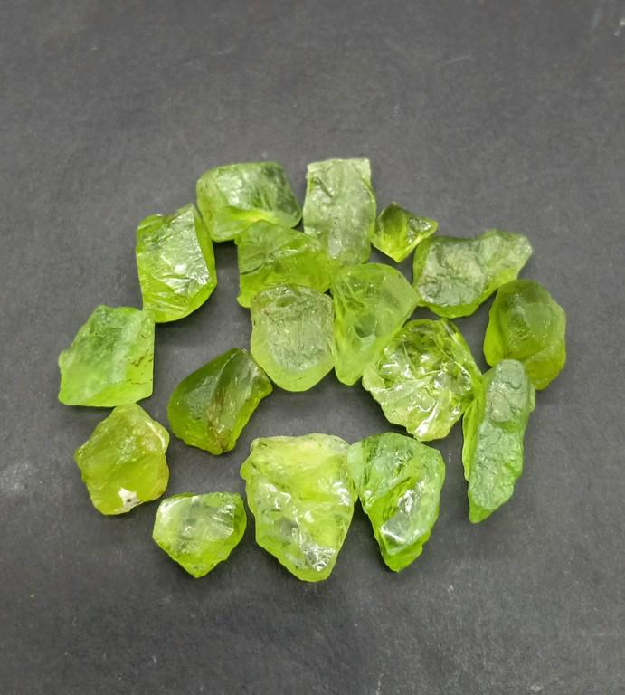 100 CTs High Quality Natural Peridot Crystals: Title: 100 CTs High Quality Natural Peridot Crystals Treatment: Natural Weight: 100 Carat Origin: Pakistan Reserve: $30.00 Shipping: Domestic: Flat-rate of $15.00 to anywhere within the contiguous U.S