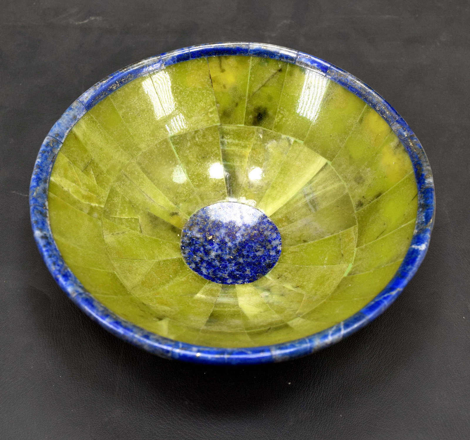 250 Gram Lovely round Shape Jade and Lapis Bowl ~: Materials lapis lazuli, jade more Description 250 Gram Lovely Jade and Lapis Bowl ~ Weight : 250 Gram Dimensions : 125*125*55mm Standard DHL Shipping Reserve: $70.00 Shipping: Domestic: