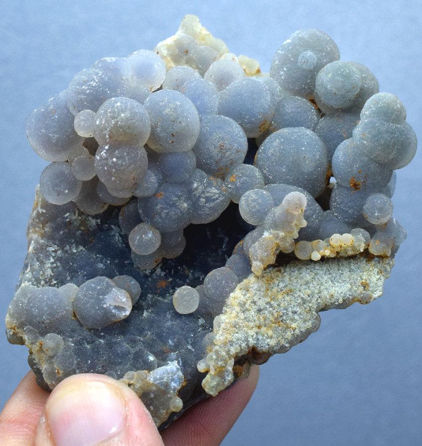 Grape Agate , Beautiful Double Sided Natural Chalcedony: Material Grape Agate more Description Grape Agate , Beautiful Double Sided Natural Chalcedony / Grape Agate From Indonesia - Weight: 95 Gram Size : 74*60*30 mm Origin : Indonesia Treatment : Natural D
