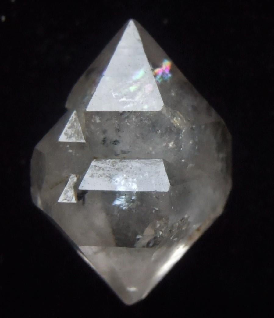 GENUINE HERKIMER DIAMOND: Title: GENUINE HERKIMER DIAMOND Origin: Ace of Diamonds Mine, Middleville, New York, USA Size: 1.2x1.1x0.9 cm / 1.94 gram Description: complex, biterminated quartz var herkimer diamonds with stepped f