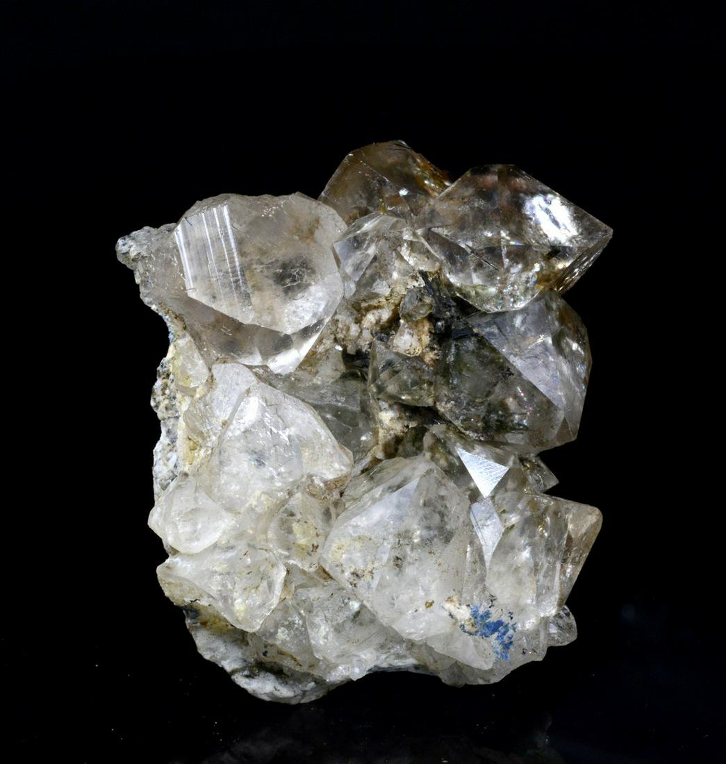 177 Gram Beautiful Natural Rutile Quartz Specimen: Title: 177 Gram Beautiful Natural Rutile Quartz Specimen Weight: 177 Gram Size/Dimension: 70x62x32 mm Origin: Pakistan Reserve: $20.00 Shipping: Domestic: Flat-rate of $15.00 to anywhere within the co