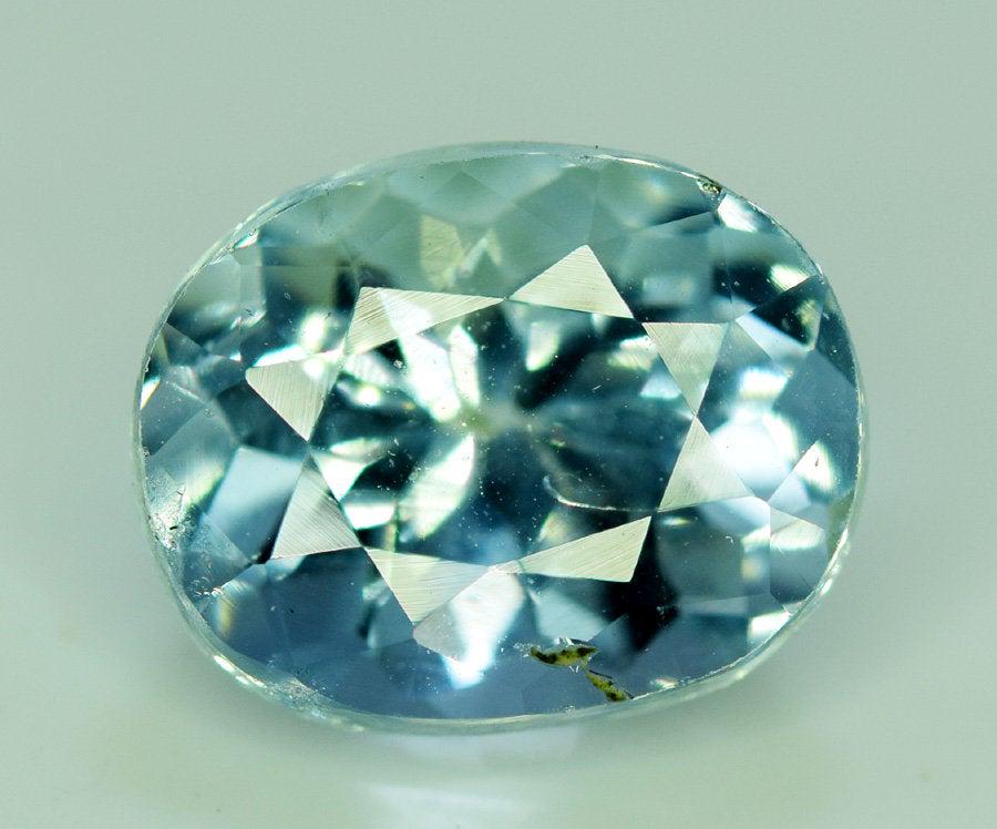 4.40 Carats Top Grade Color Beautiful Blue Aquamarine: Dimensions Carat weight: 4.40 Description Dimension: 11x9x8 mm Weight: 4.40 carats No Treatment: Natural Gemstone Aquamarine refers to beryl that is pale blue, light blue-green, or even light green. I