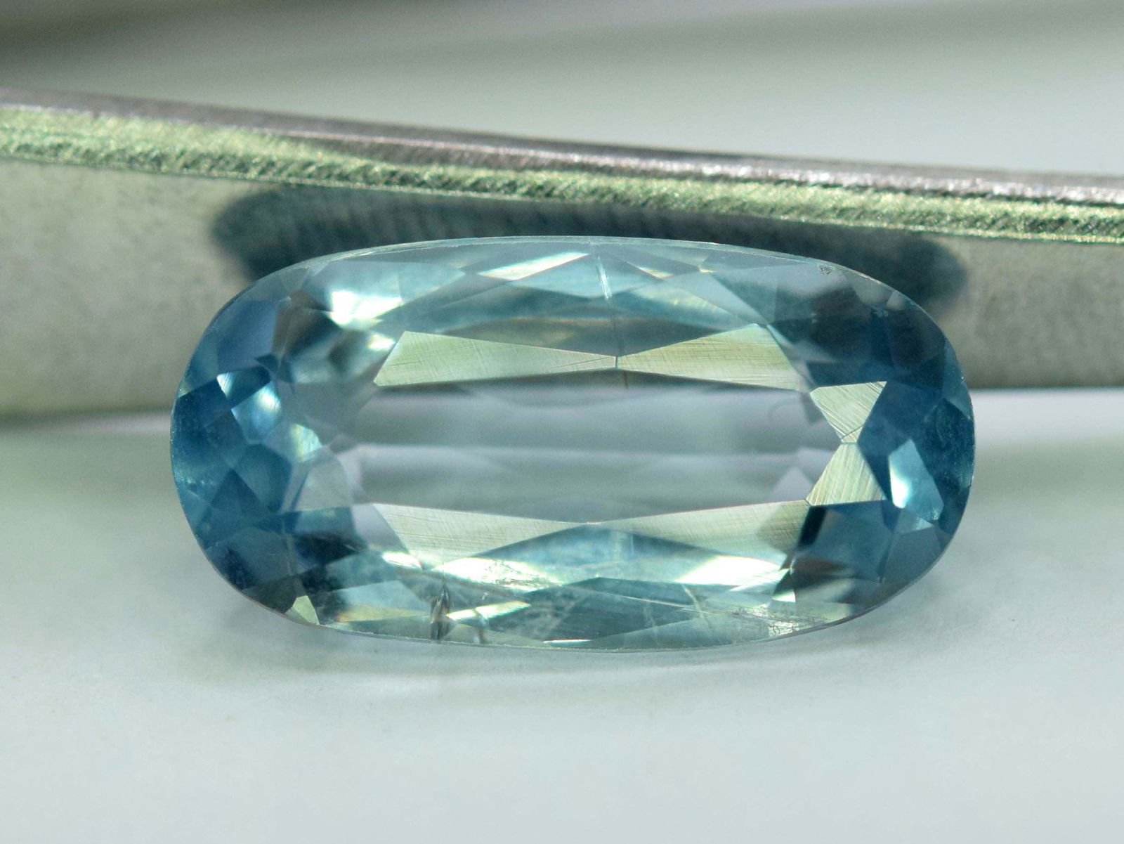 3.50 Carats Oval Cut Natural Top Grade Color Aquamarine (1 of 7)