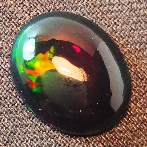 2.80 CTS NATURAL ETHIOPIAN BLACK OPAL OVAL SHAPE GOOD (1 of 5)