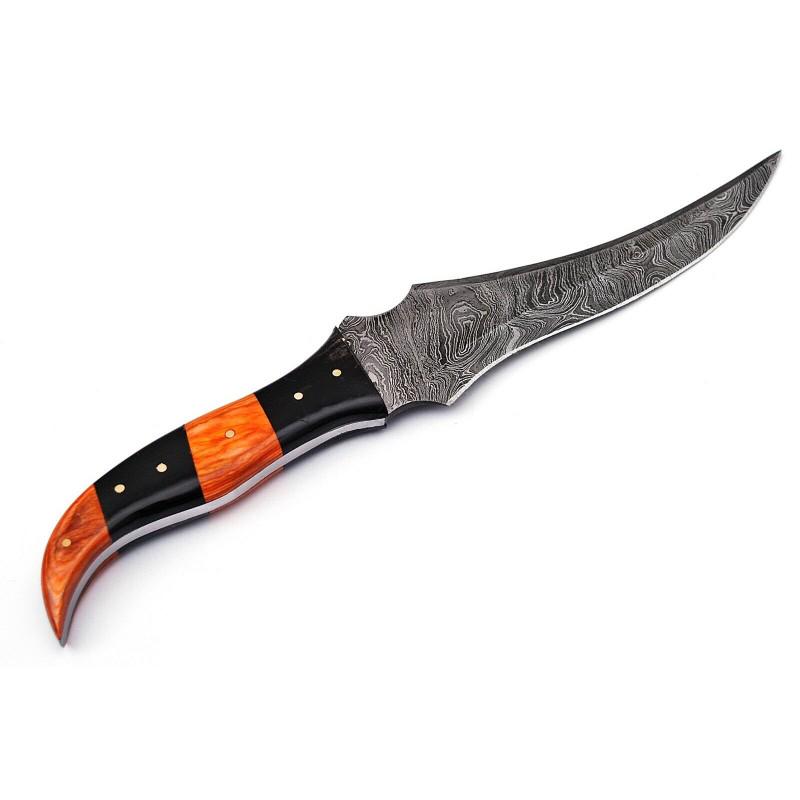Damascus steel knife, bull horn and wood handle,: Knife "Blesbok" made of damascus steel. Handle - bull horn and wood and scabbard - leather. Damascus knives are very durable, look great and keep sharpness perfectly. Damascus steel has high quality c