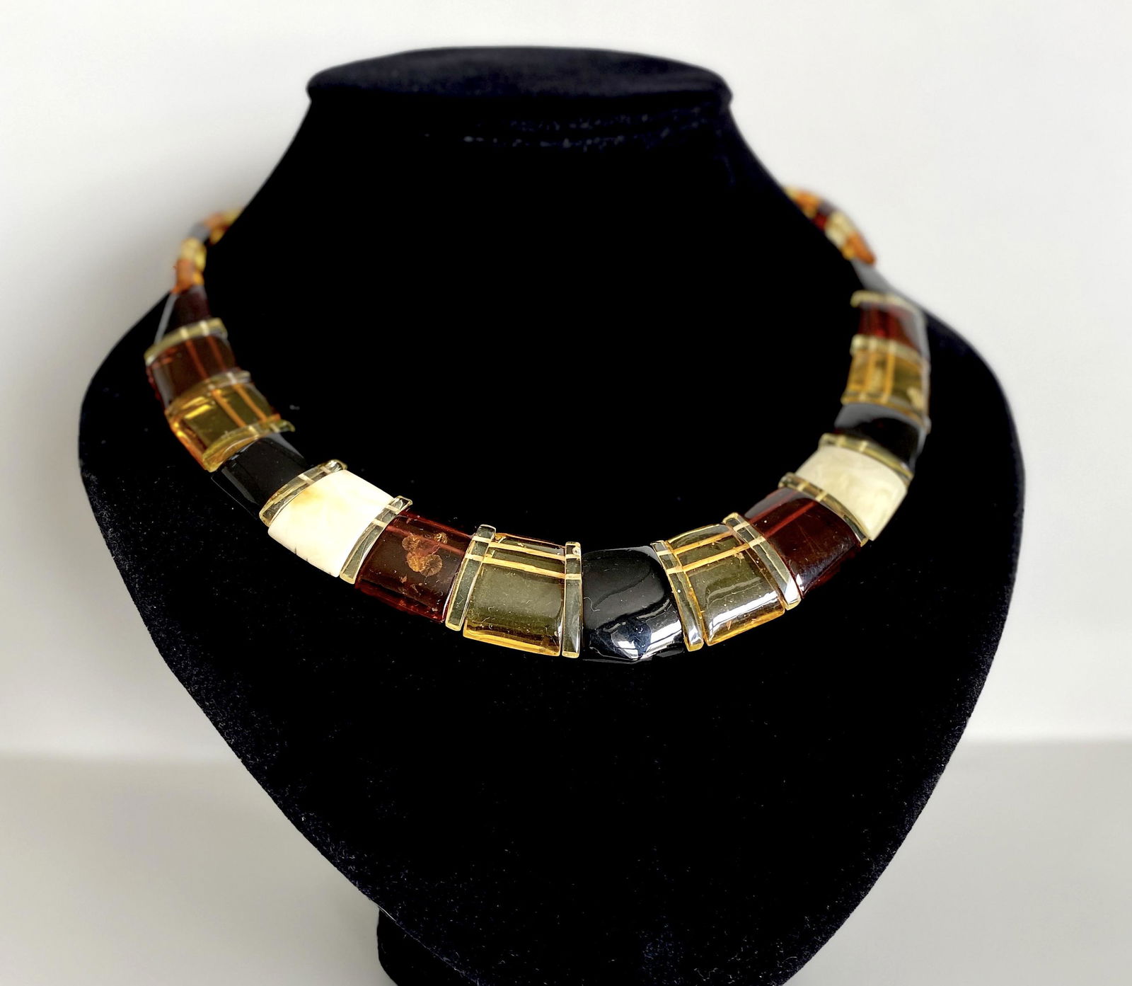 Remarkable Amber Cleopatra necklace (1 of 5)
