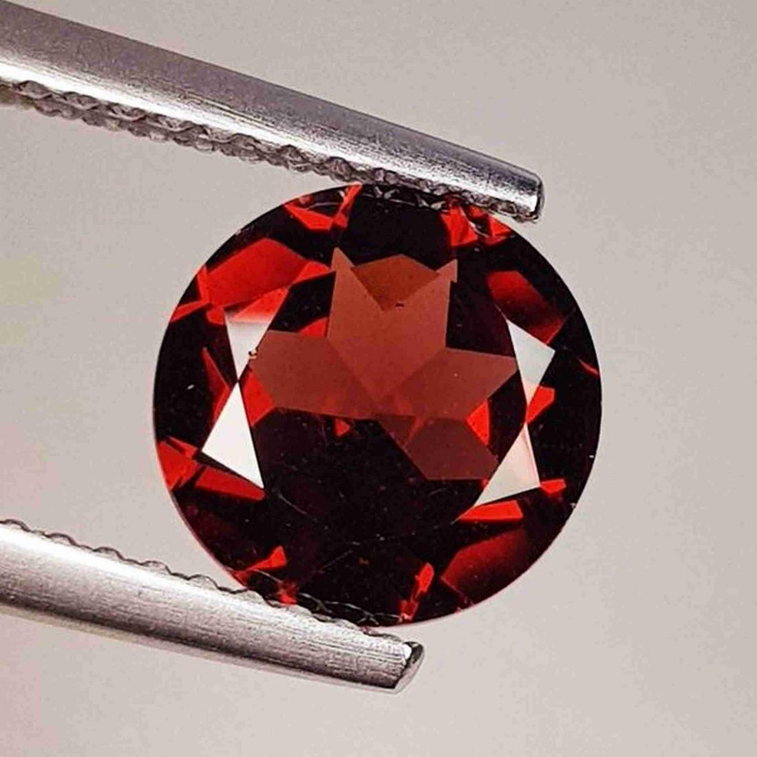 Natural Rhodolite Garnet Round Cut 1.86 ct: No Reserve! Title: Natural Rhodolite Garnet Round Cut 1.86 ct Color/Clarity: VVS - VS Carat Weight: 1.86 Dimensions: 7.90 x 7.90 x 3.89 Additional Information: Round - Burma Shipping: Domestic: Flat-