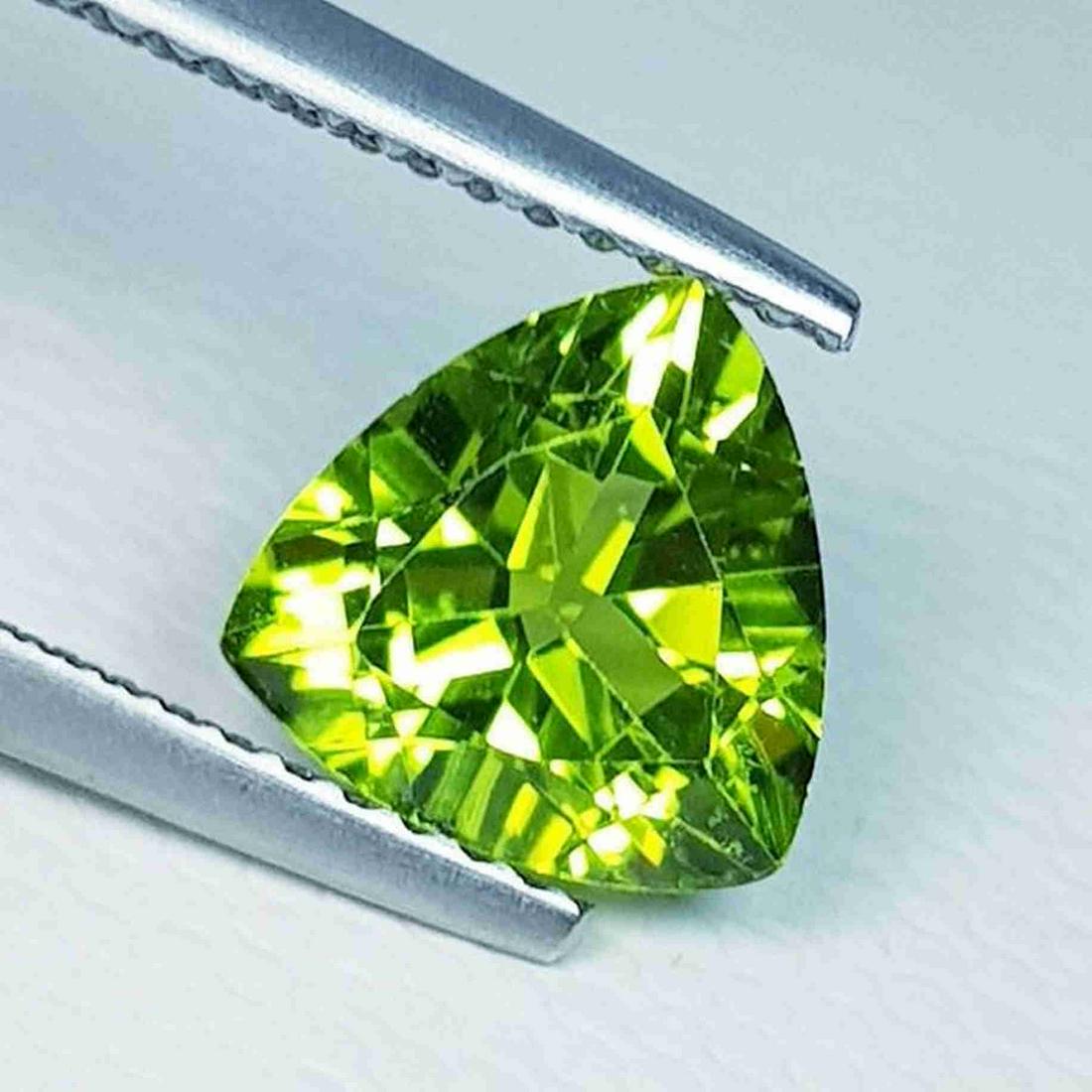 Natural Peridot Triangle Cut 2.10 ct (1 of 5)