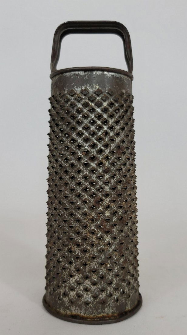 Antique tin grater dated 1901 (1 of 4)