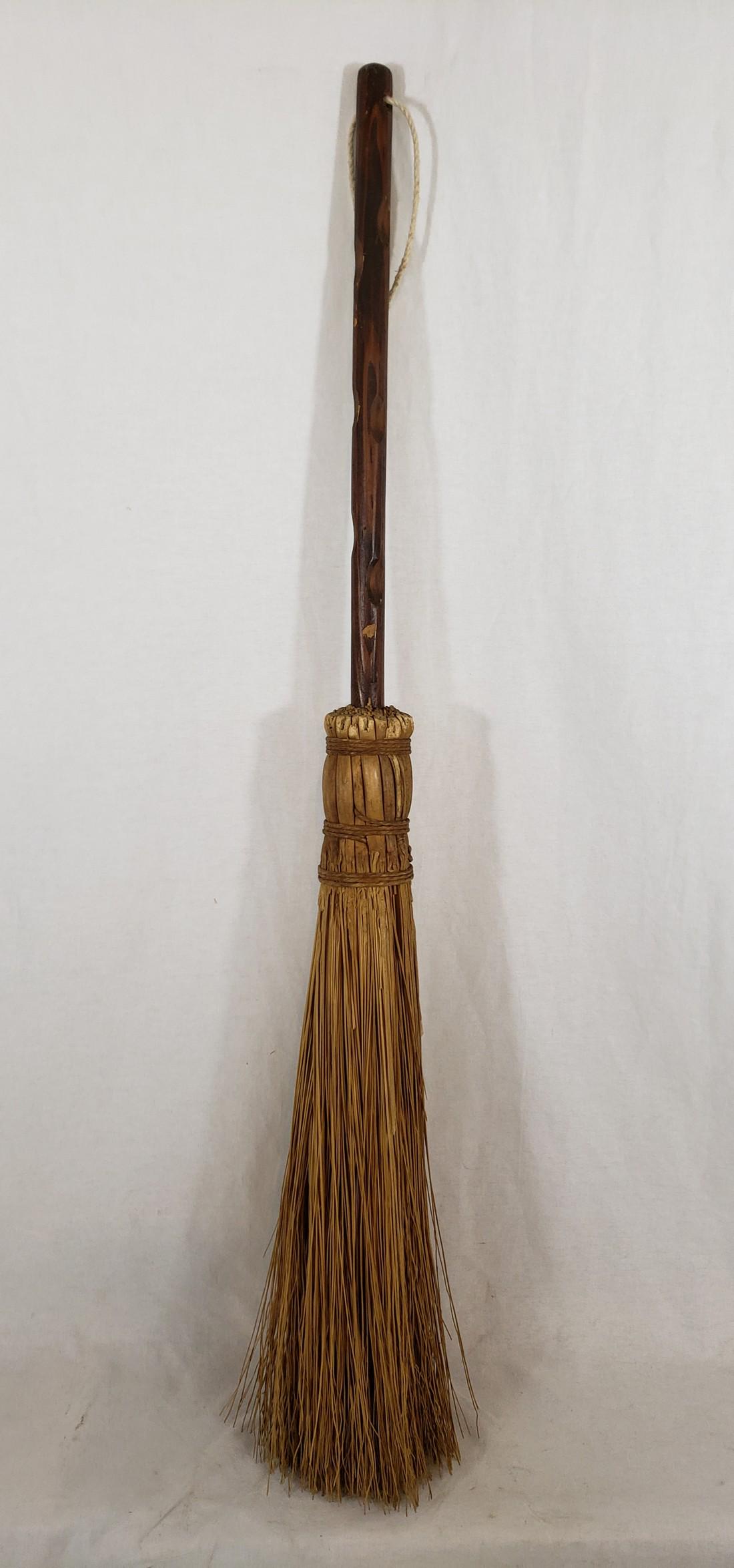 Vintage hearth broom with notch carving ca 1920's (1 of 3)