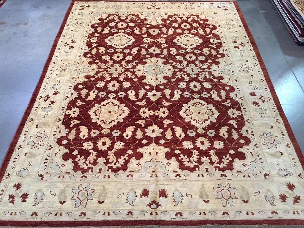 FINE SUPER ZIGHLER HAND KNOTTED RUG 9.2x12.4: Title: FINE SUPER ZIGHLER HAND KNOTTED RUG 9.2x12.4 Description: 9.2x12.4 classic design Vintage, super Zighler (Peshawar) rug, hand spun and hand knotted rug in Pakistan 100% natural wool pile, in de