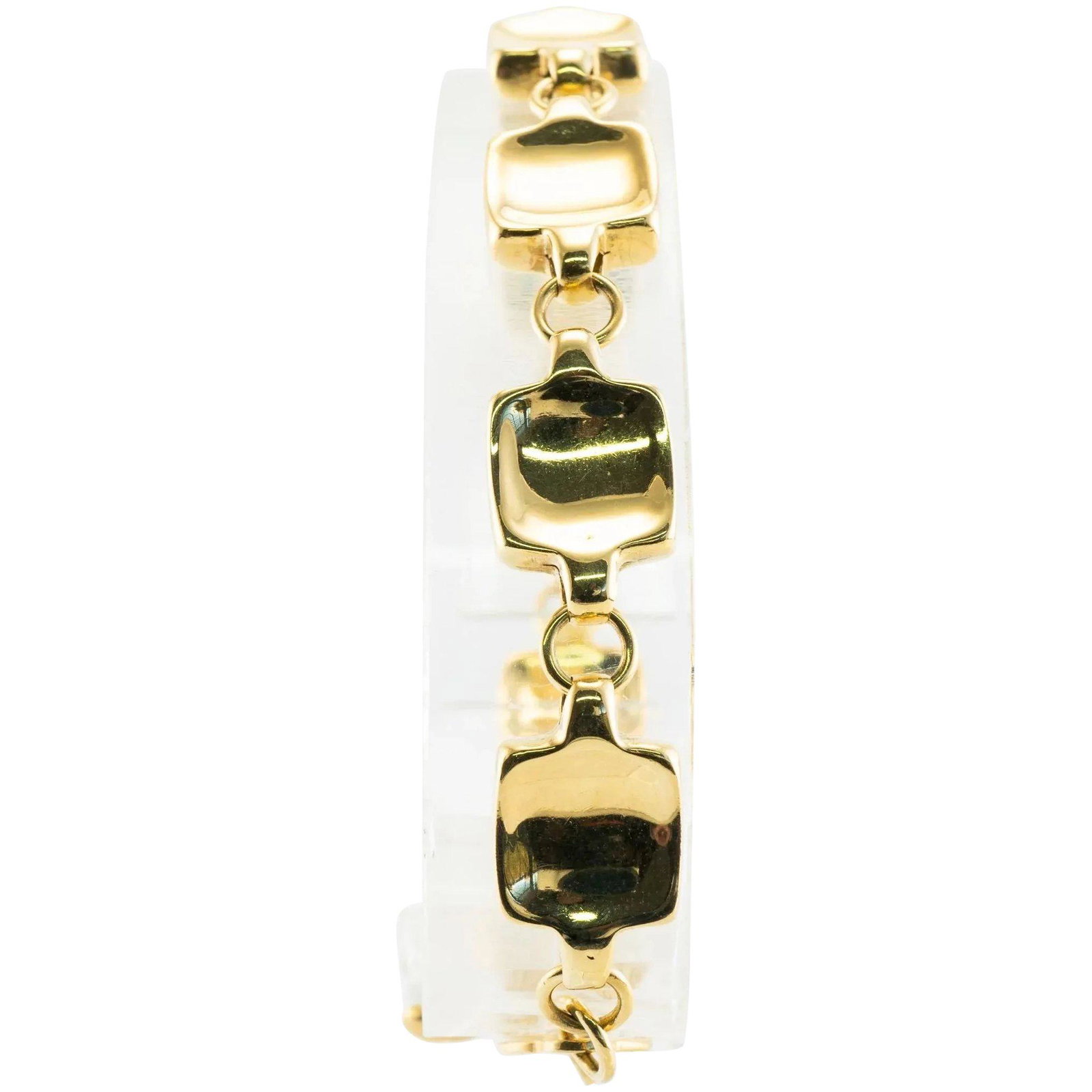 Robert Lee Morris 18K Yellow Gold Bracelet Toggle Clasp: This rare authentic Robert Lee Morris bracelet is finely crafted in 18K Yellow gold. There are 8 gold square links measuring 10mm each. The wearable length of the bracelet including toggle clasp is 7.