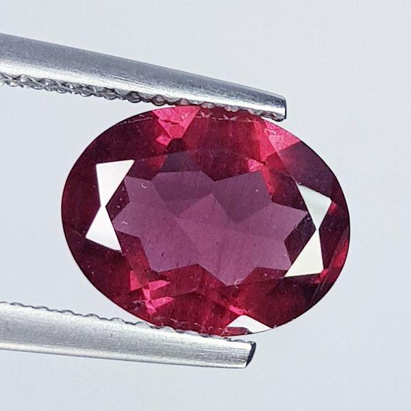 Natural Rhodolite Garnet Oval Cut 2.75 ct: No Reserve! Title: Natural Rhodolite Garnet Oval Cut 2.75 ct Color/Clarity: VVS - VS Carat Weight: 2.75 Dimensions: 10.00 x 8.00 x 4.00 Additional Information: Oval - Burma Shipping: Domestic: Flat-r