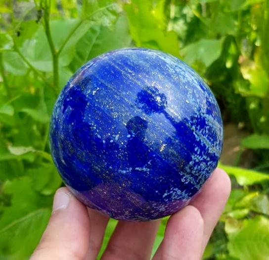 616 Gram Top Quality Hand Made Lapis Lazuli Sphere: Title: 616 Gram Top Quality Hand Made Lapis Lazuli Sphere Weight: 616 Gram Size/Dimensions: 71 mm Origin: Afghnistanf Reserve: $100.00 Shipping: Domestic: Flat-rate of $30.00 to anywhere within the co