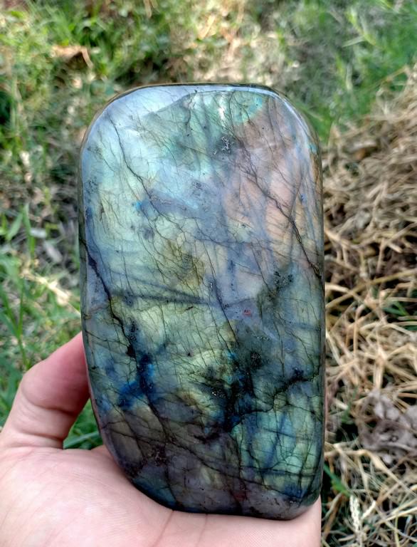 1052 Gram Top Quality Hand Made Labradorite Tumble: Title: 1052 Gram Top Quality Hand Made Labradorite Tumble Treatment: Natural Weight: 1052 Gram Size/Dimensions: 132x70x62 mm Origin: Africa Reserve: $160.00 Shipping: Domestic: Flat-rate of $40.00 to