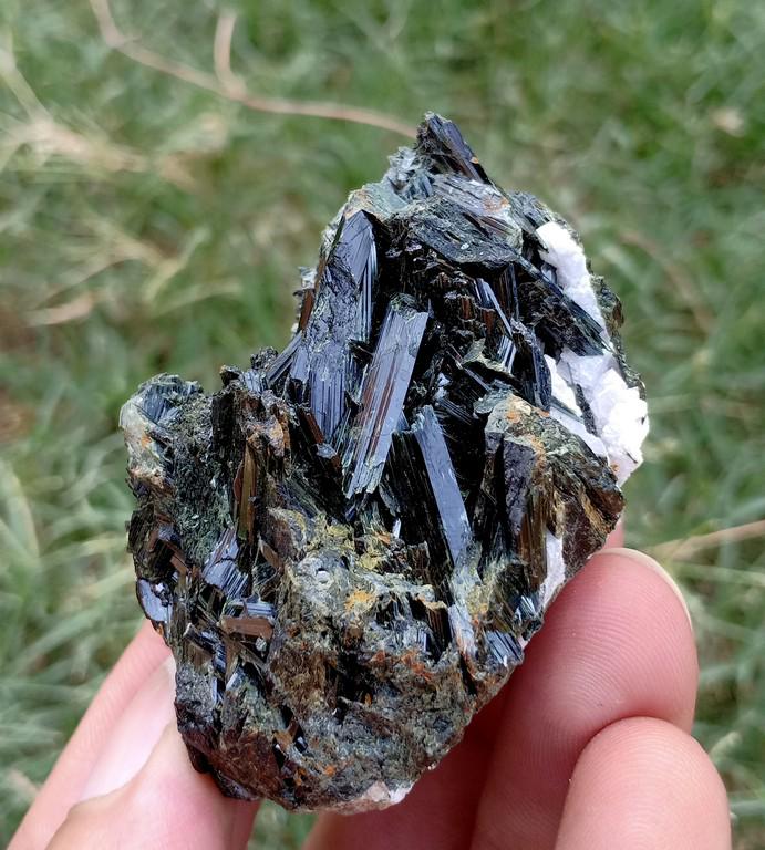 91 Gram Gorgeous Rare Natural Actinolite Specimen: Title: 91 Gram Gorgeous Rare Natural Actinolite Specimen Treatment: Natural Weight: 91 Gram Dimensions: 60x43x35 mm Origin: Pakistan Reserve: $10.00 Shipping: Domestic: Flat-rate of $15.00 to any