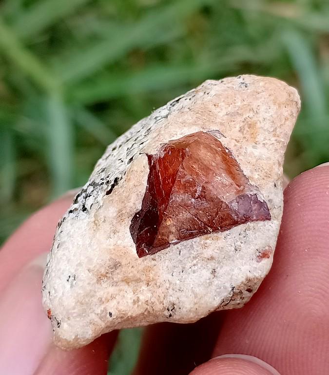 25 Gram Perfact Stunning Natural Red Zircon Specimen: Title: 25 Gram Perfact Stunning Natural Red Zircon Specimen Treatment: Natural Weight: 25 Gram Dimensions: 30x27x16 mm Origin: Pakistan Reserve: $20.00 Shipping: Domestic: Flat-rate of $15.00 to