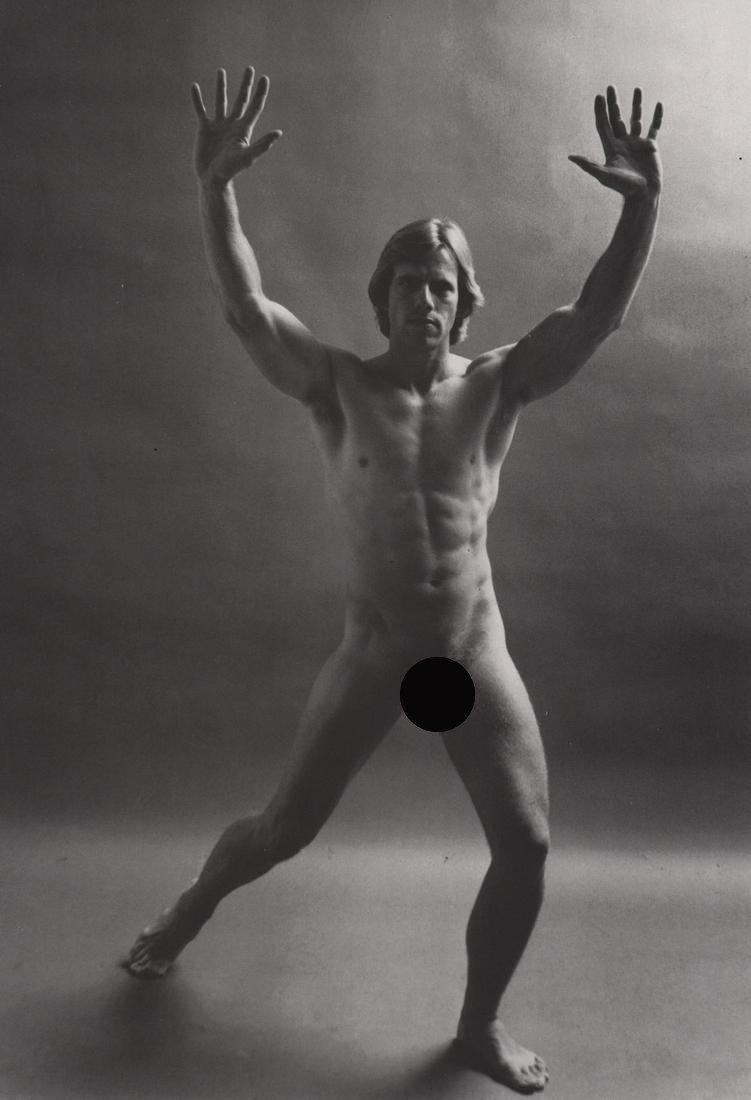 KEN DUNCAN - New York, 1975: Artist: KEN DUNCAN Print Title: New York, 1975 Printing Date: 1990’s Medium: Photoengraving Printed in: Germany Image Size approx: 9 x 6” Reserve: $25.00 Shipping: Domestic: Flat rate of $15.00 to