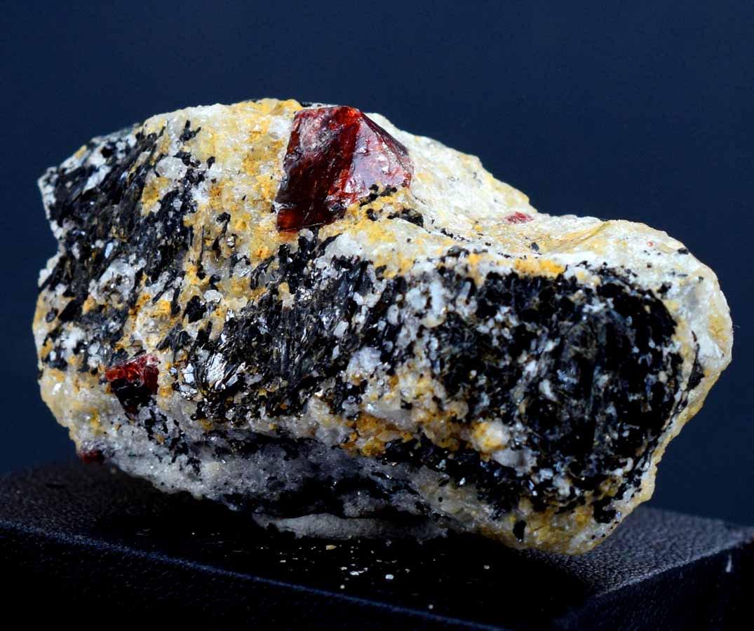 Zircon Crystal , Terminated Natural Zircon Specimen: Materials Zircon, Specimen more Description Zircon Crystal , Terminated Natural Zircon Specimen From Baluchistan Pakistan - Weight : 53 Gram Size : 54*28*25 mm Treatment : Natural Origin : Pakistan DH