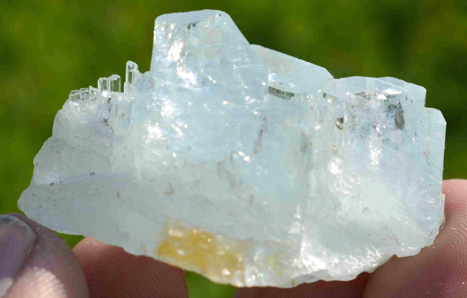 33 Grams Damage Free Sky Blu Aquamarine Crystal: Title: 33 Grams Damage Free Sky Blu Aquamarine Crystal Gemstones: Aquamarine Carat Weights: 33 Grams Size/Dimensions: 46x32x31 MM Additional Info: Natural Reserve: $40.00 Shipping: Domestic: Flat-rate