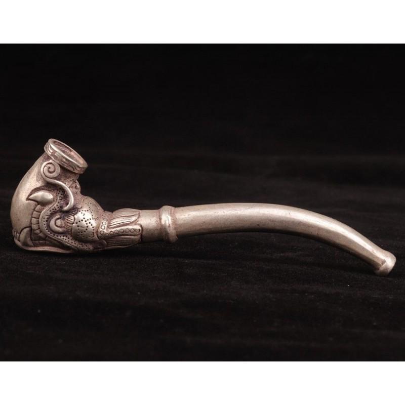 42 gr. Old Chinese Tibet Silver Smoking Tool Statue: Smoke Tool Dragon Head YT Size: 102x15x35 mm (4x0,5x1,2 inch) Material: Tibet Silver (not sterling) Weight 42 g Reserve: $45.00 Shipping: Domestic: Flat-rate of $9.00 to anywhere within the contiguous