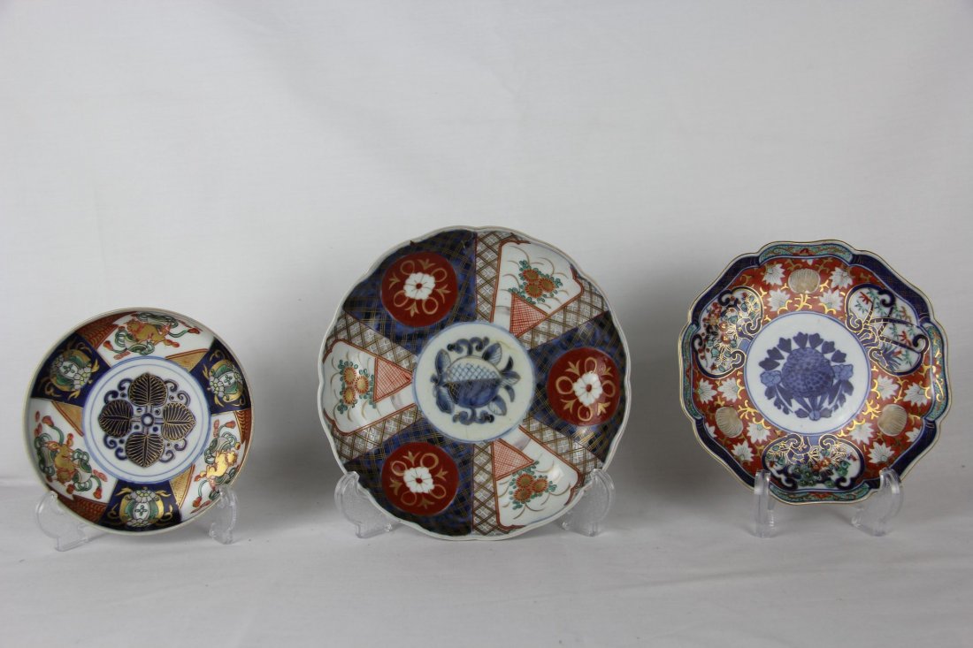Three Japanese Imari plates (1 of 10)