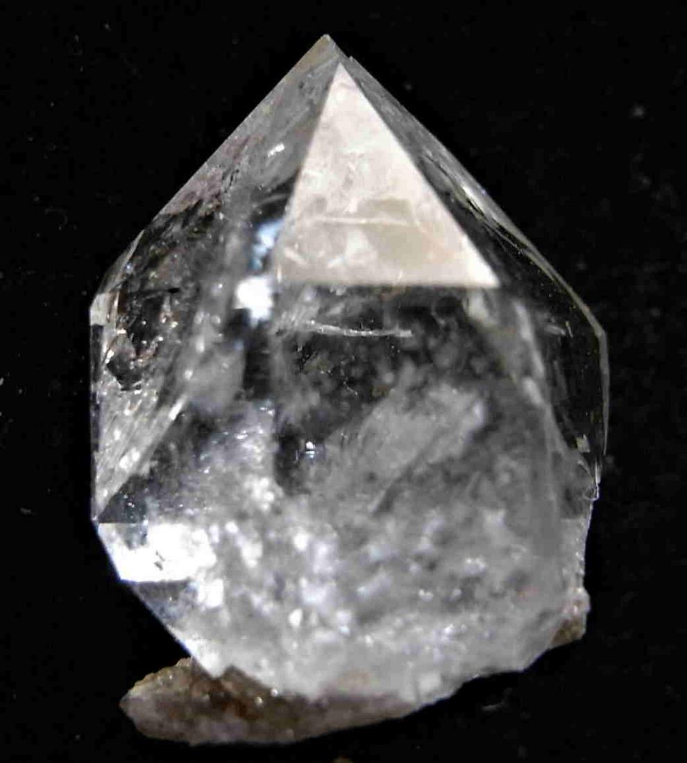GENUINE HERKIMER DIAMOND: Title: GENUINE HERKIMER DIAMOND Origin: Ace of Diamonds Mine, Middleville, New York, USA Size: 1.7x1.4x1.3 cm / 3.36 gram broad quartz var herkimer diamond with extra faces. some internal crazing and