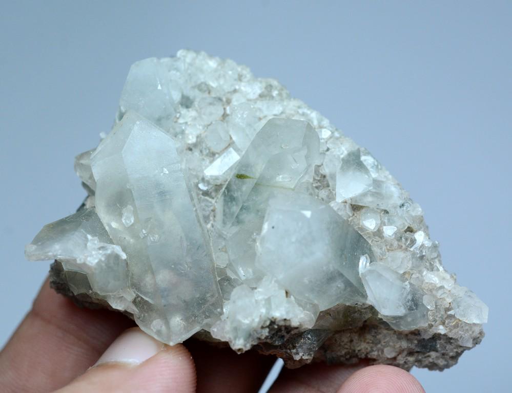 61 Gram Amazing Natural Quartz Specimen: Title: 61 Gram Amazing Natural Quartz Specimen Weight: 61 Gram Size/Dimensions: 60x40x18 mm Origin: Pakistan Reserve: $10.00 Shipping: Domestic: Flat-rate of $15.00 to anywhere within the contiguous U