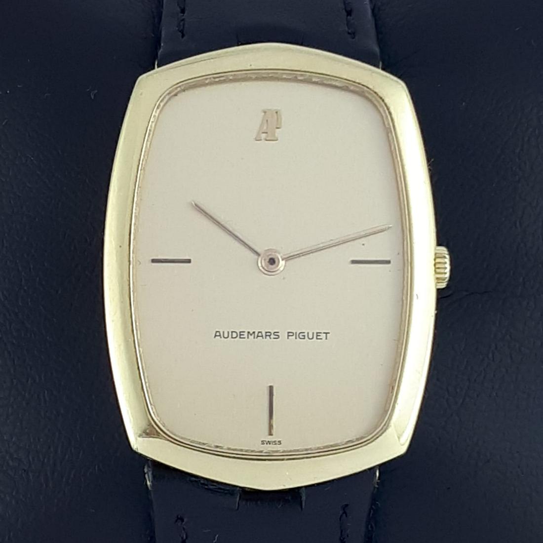 Audemars Piguet - Classics Ultrathin Tonneau - Men -: Brand: Audemars Piguet Model: Classics Ultrathin Tonneau Gender: Men Period: 1980-1989 Movement: Manual winding Case material: Yellow gold Material fineness: 18 kt. Type: Analogue wristwatch Sh