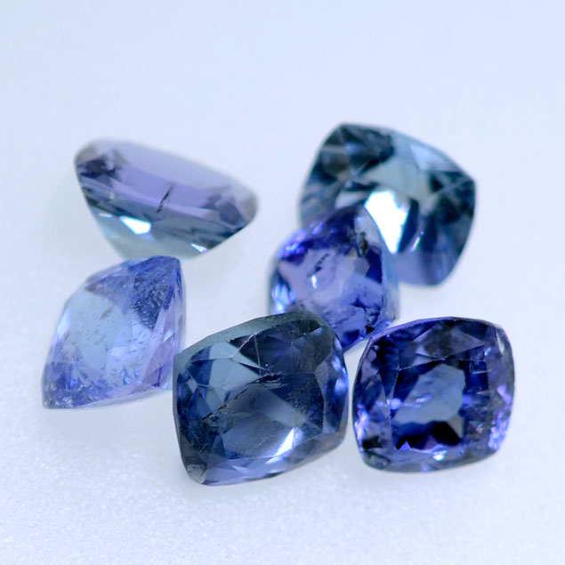 7.19 Cts Stunning Cushion 6 Pieces of Tanzanite (1 of 2)