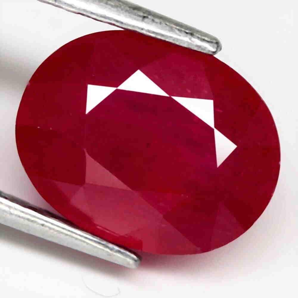 2,83 cts Natural Oval Blood Red Ruby (1 of 3)