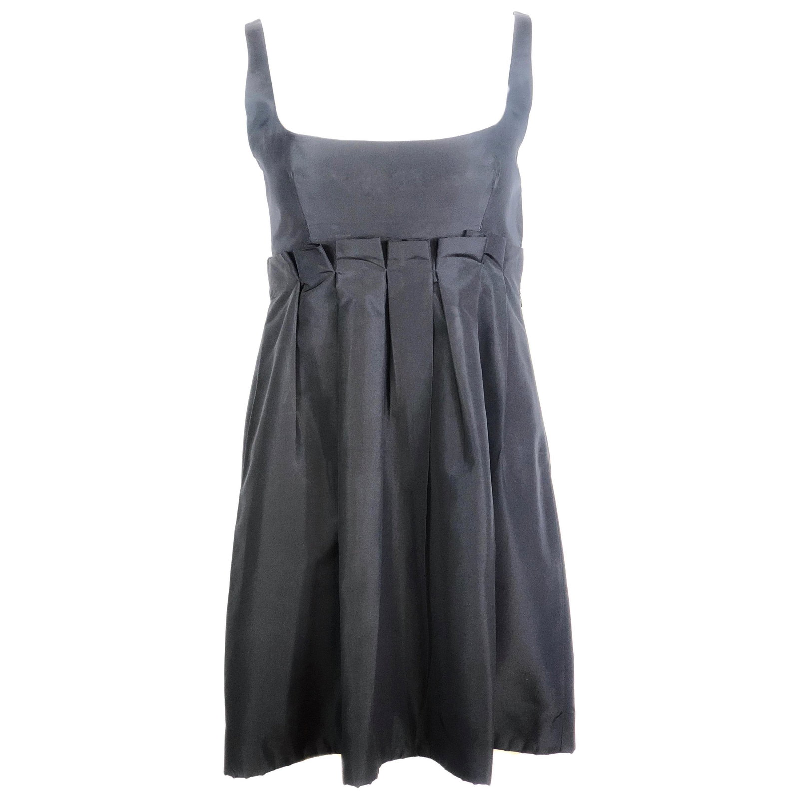 PRADA Black Babydoll Sleeveless Mini Dress Size 42: PRADA Black Babydoll Sleeveless Mini Dress Size 42 Product details: Size 42 Side zipper and hook closure Made in Italy Designer Prada Brand Prada Dimensions Length: 32.5 in. (82.55 cm)Marked Size: 42 