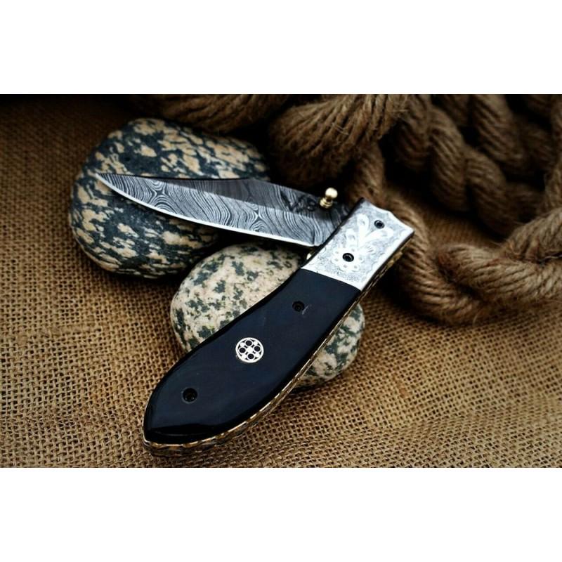 Throwing damascus steel knife buffalo horn: Knife "Jaxson" Damascus knives are very durable, look great and keep sharpness perfectly. Damascus steel has high quality contents to give it an excellent edge and sharp cutting ability. The blade ret