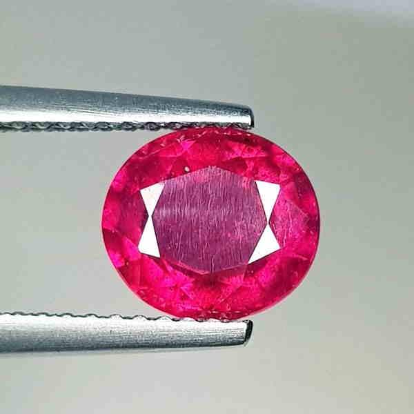 1.95 ct Natural Ruby (1 of 6)