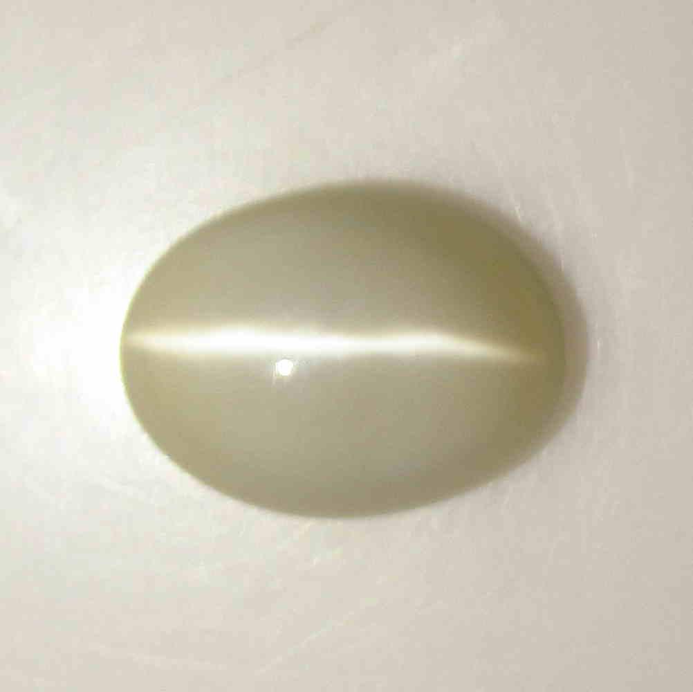 8.45 Ctw Natural Moonstone Oval Cab: No Reserve! Title: 8.45 Ctw Natural Moonstone Oval Cab Stone Clarity: Semi-Transparent Gemstone: Moonstone Carat Weight: 8.45 Size/Dimensions: 16.10 x 12.00 x 6.20 mm Additional Information: Nice Oval