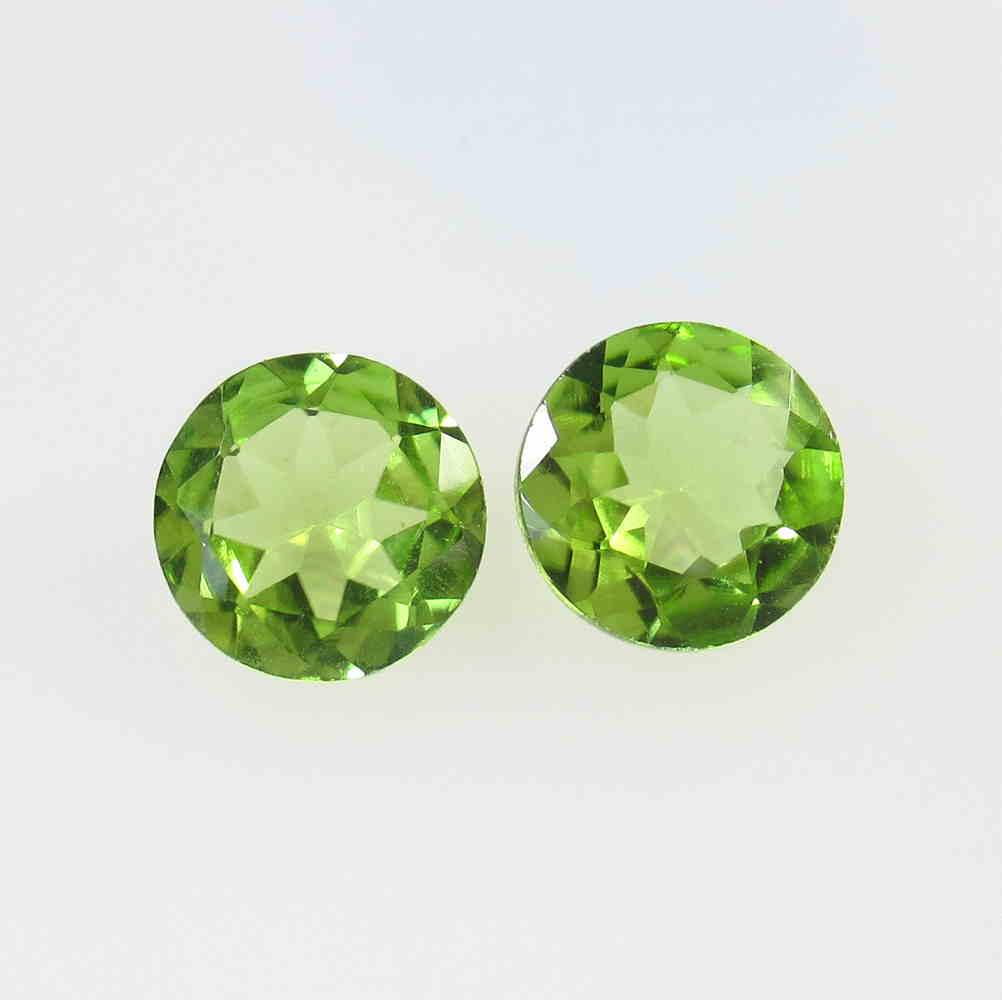 2.33 Ctw Natural Pakistan Peridot Round Pair: No Reserve! Title: 2.33 Ctw Natural Pakistan Peridot Round Pair Stone Clarity: VVS Gemstone: Peridot Carat Weight: 2.33 Size/Dimensions: 7.40 x 7.40 x 3.70 mm / 2 Pc's Additional Information: Top Clas