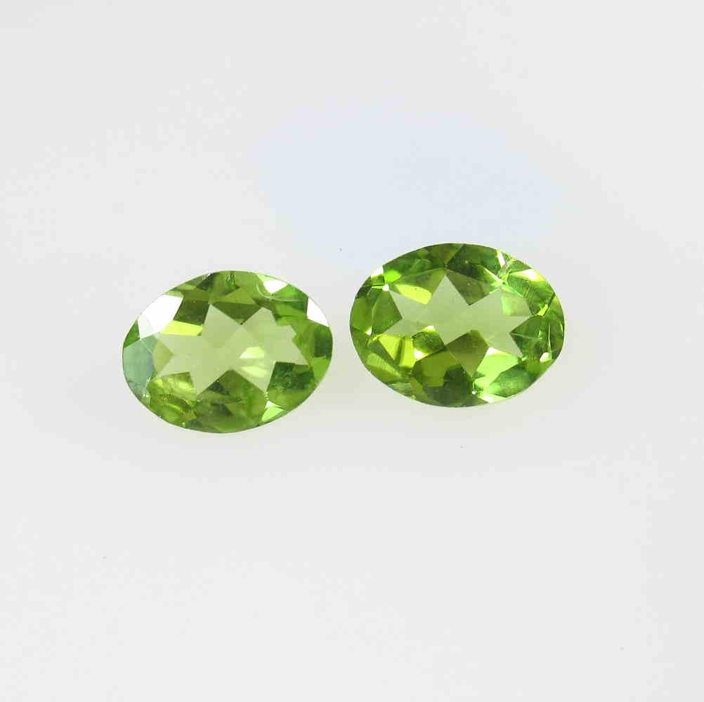 2.74 Ctw Natural Pakistan Peridot Oval Pair: No Reserve! Title: 2.74 Ctw Natural Pakistan Peridot Oval Pair Stone Clarity: VVS Gemstone: Peridot Carat Weight: 2.74 Size/Dimensions: 8.90 x 7.00 x 3.50 mm / 2 Pc's Additional Information: Top Class