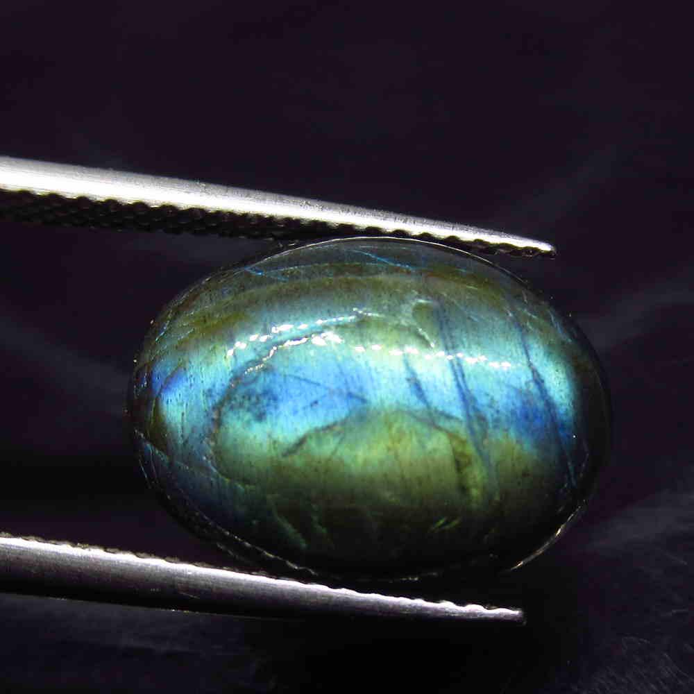 6.19 Ct Natural Labradorite Oval Cab: No Reserve! Title: 6.19 Ct Natural Labradorite Oval Cab Stone Clarity: Opaque Gemstone: Natural Labradorite Carat Weight: 6.19 Size/Dimensions: 15.00 x 11.50 x 4.80 mm Additional Information: Nice Ova
