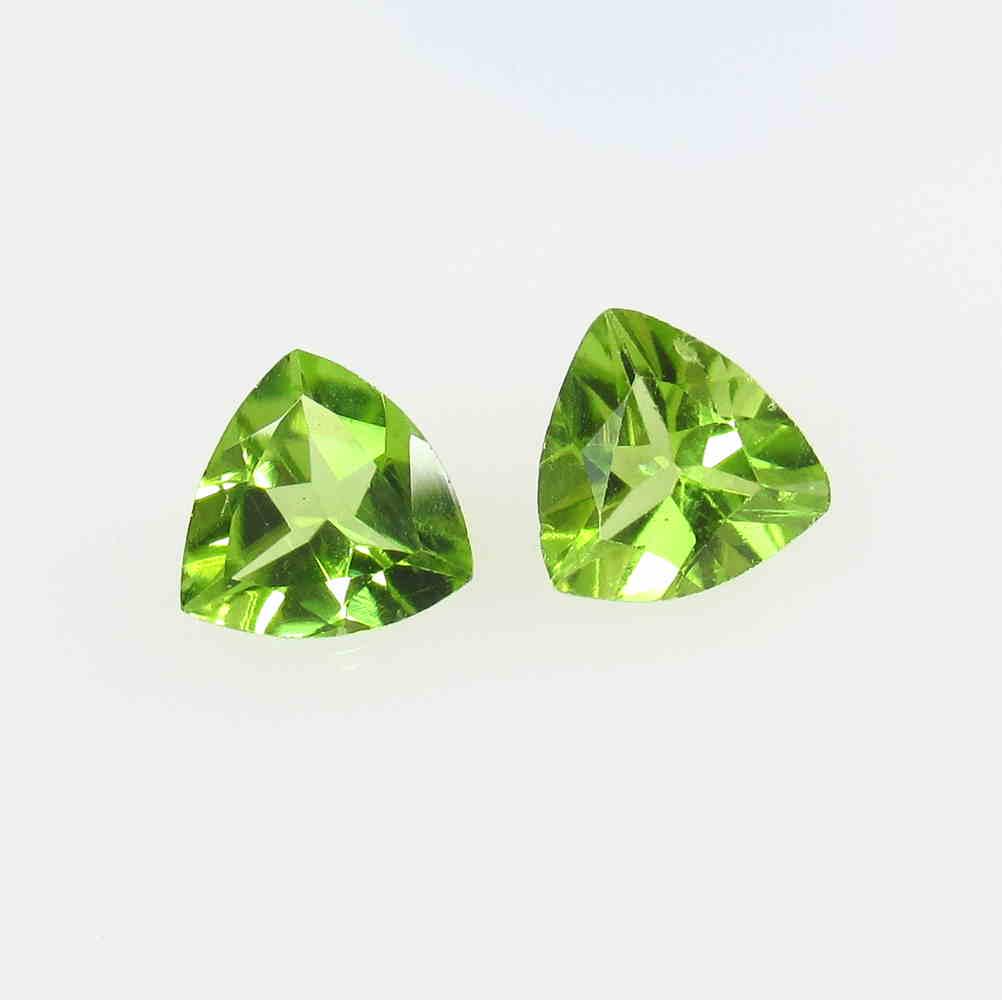 1.84 Ct Natural Pakistan Peridot Pear Pair: No Reserve! Title: 1.84 Ct Natural Pakistan Peridot Pear Pair Stone Clarity: VVS Gemstone: Natural Peridot Carat Weight: 1.84 Size/Dimensions: 7.00 x 7.00 x 3.80 mm / 2 PC's Additional Information: To