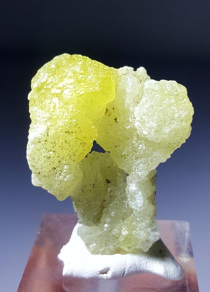 Lemon Yellow Beautiful Brucite Crystal - 9 Grams -: Title: Lemon Yellow Beautiful Brucite Crystal - 9 Grams - 38X27X18 mm Origin: Afghanistan Reserve: $8.00 Shipping: Domestic: Flat-rate of $23.00 to anywhere within the contiguous U.S. International: F