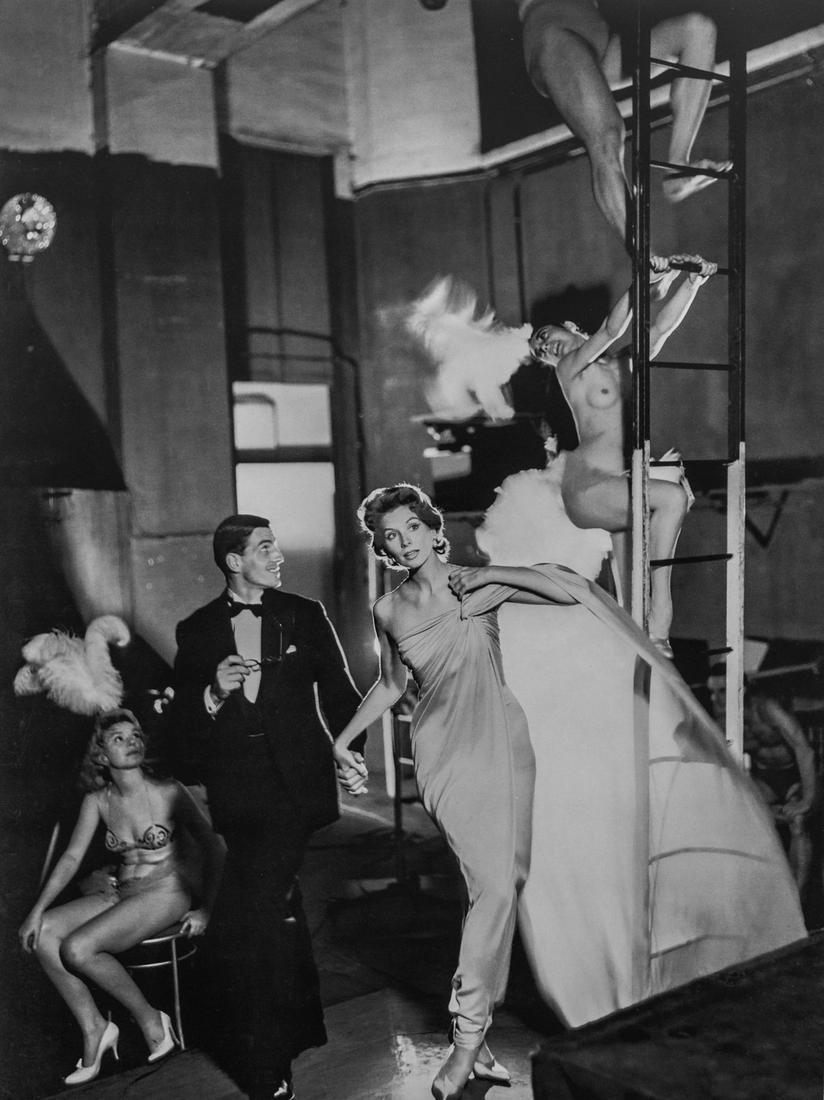 RICHARD AVEDON - Suzy Parker and Robin Tattersall, 1957: Artist: RICHARD AVEDON Title: Suzy Parker and Robin Tattersall, 1957 Medium: Photo Litho, 1978, USA Dimensions: 10.3x13.8" Description: Heat Wax Mounted on 14x18" Conservation board Artist Bio: Richar